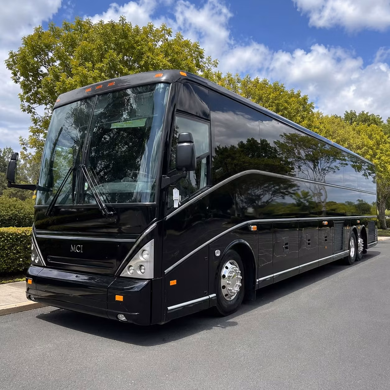 employee shuttle services between redwood city tech campuses and transit hubs